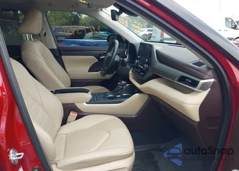 2022 Toyota Highlander Xle z USA, uszkodzony, nr VIN 5TDGZRBH2NS165936